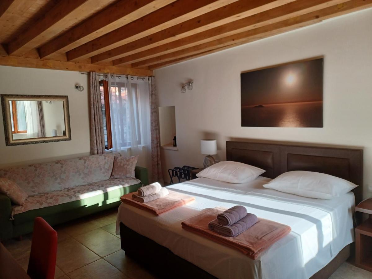 Jr Luxury Guesthouse2 Split Eksteriør bilde