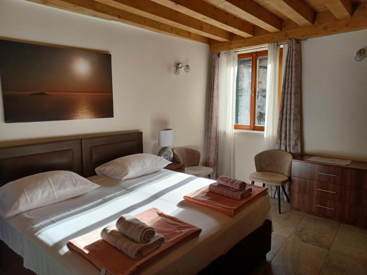 Jr Luxury Guesthouse2 Split Eksteriør bilde