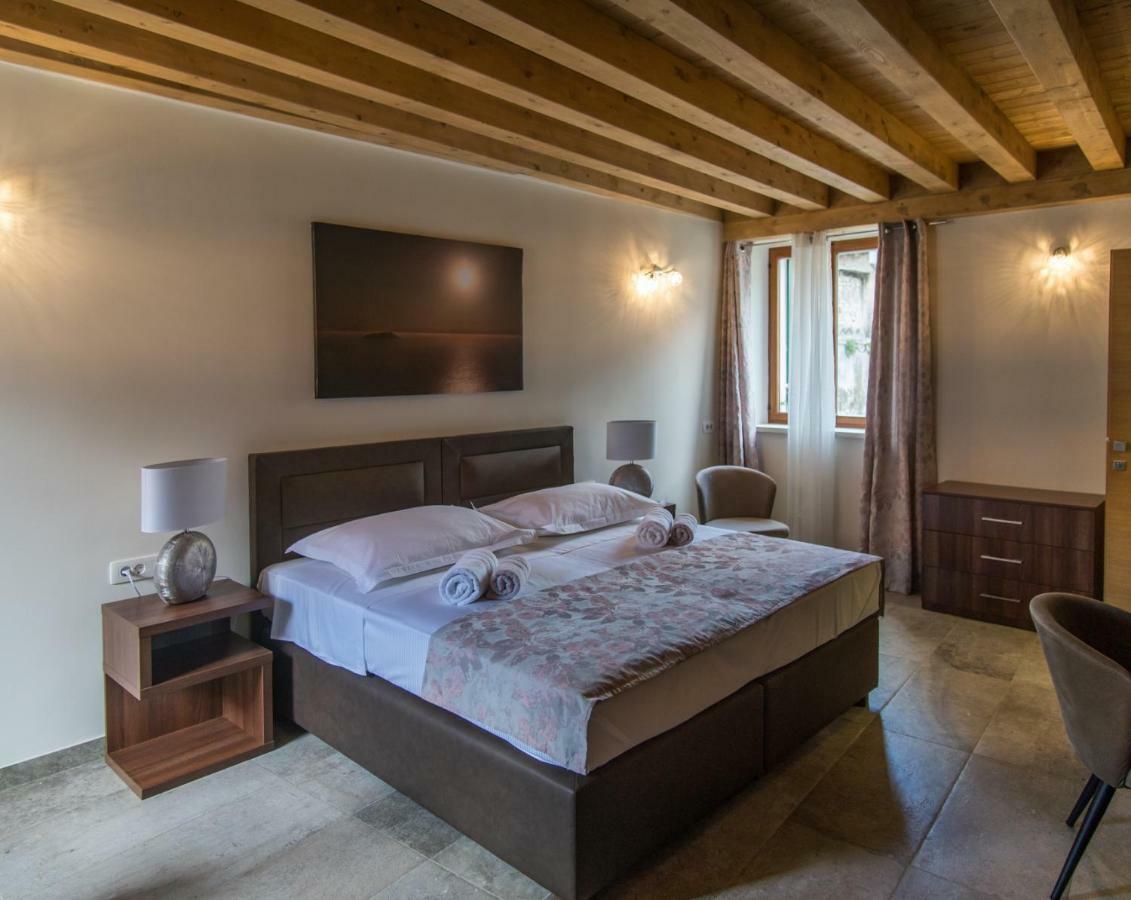 Jr Luxury Guesthouse2 Split Eksteriør bilde